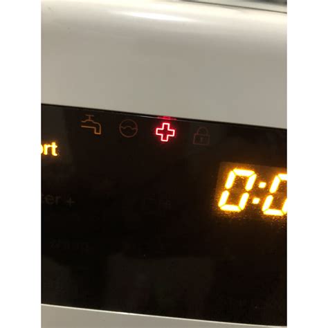croce rossa lavatrice miele